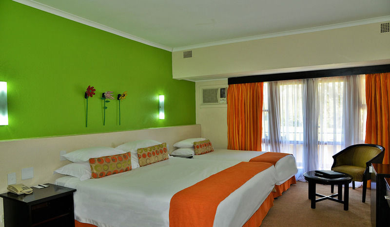 Protea Hotel Winkler White River Esterno foto