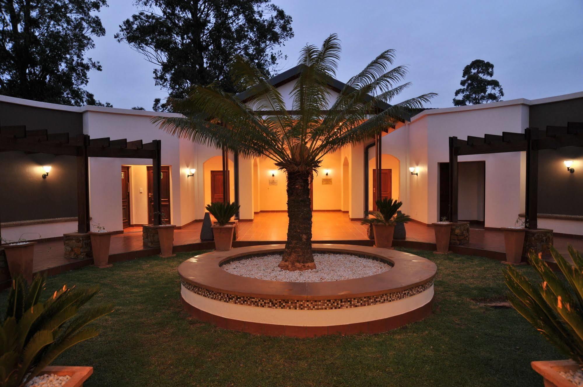 Protea Hotel Winkler White River Esterno foto