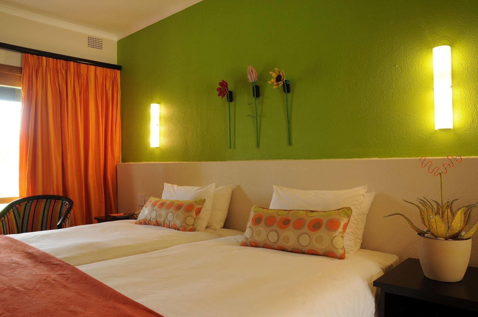 Protea Hotel Winkler White River Esterno foto