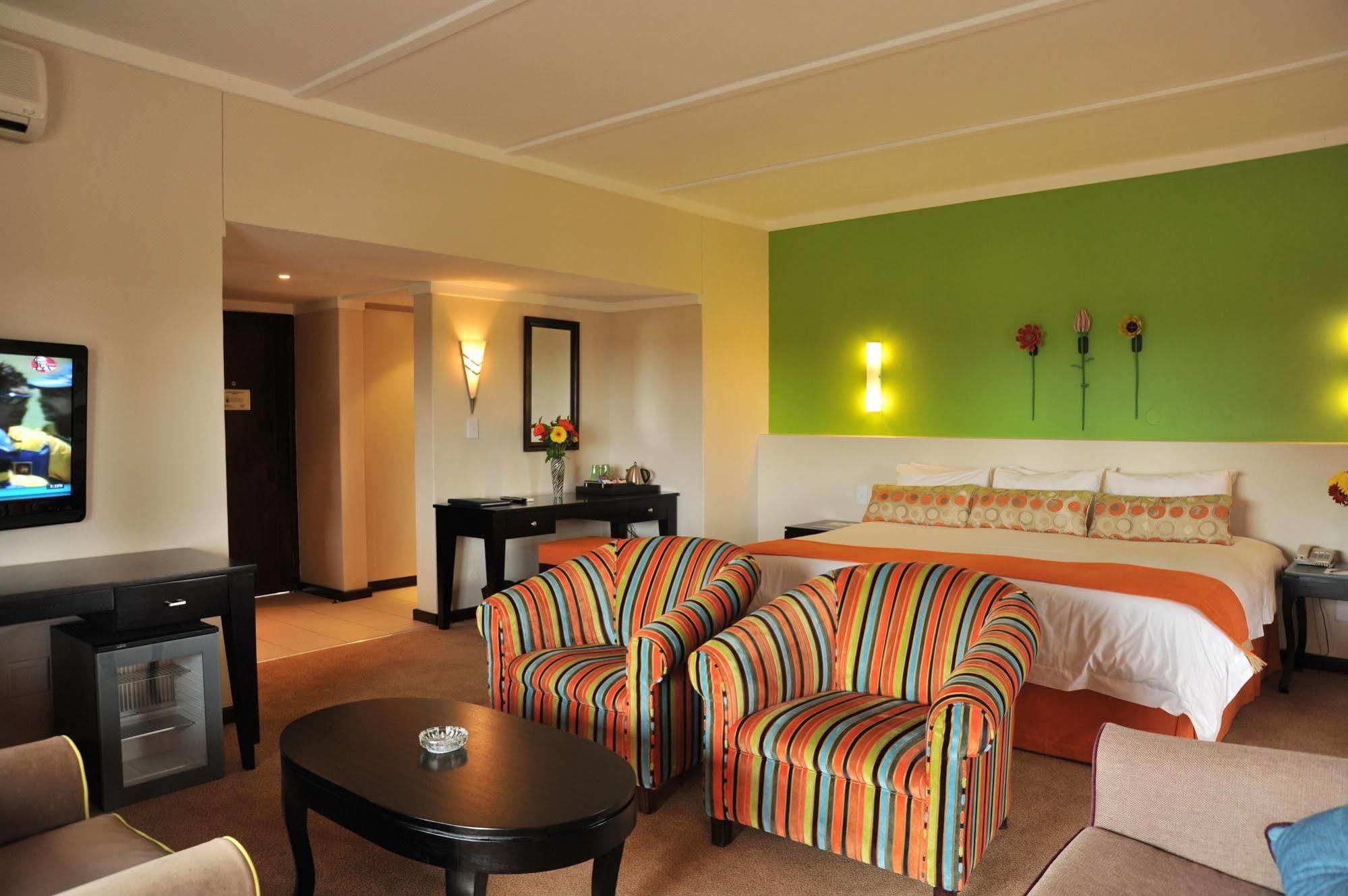 Protea Hotel Winkler White River Esterno foto