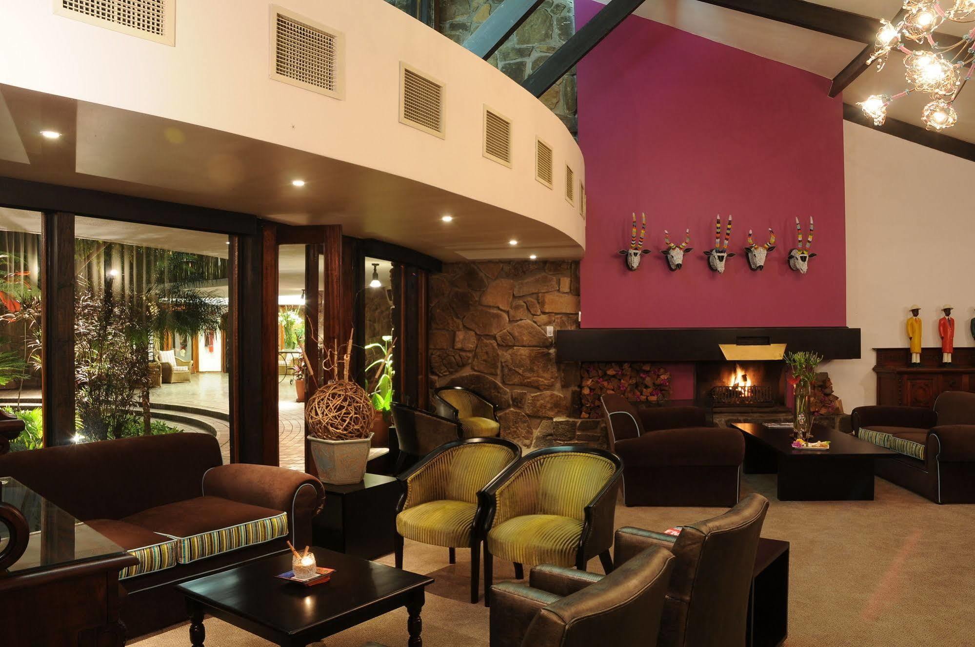 Protea Hotel Winkler White River Esterno foto